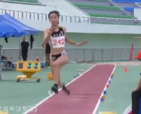 女孩跳远1.85米,建议:女孩跳远震惊全场，一跃突破1.85米!